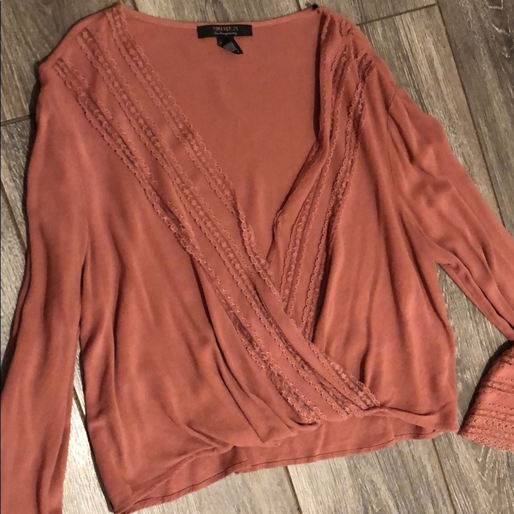 Forever21 crop lose fitted top